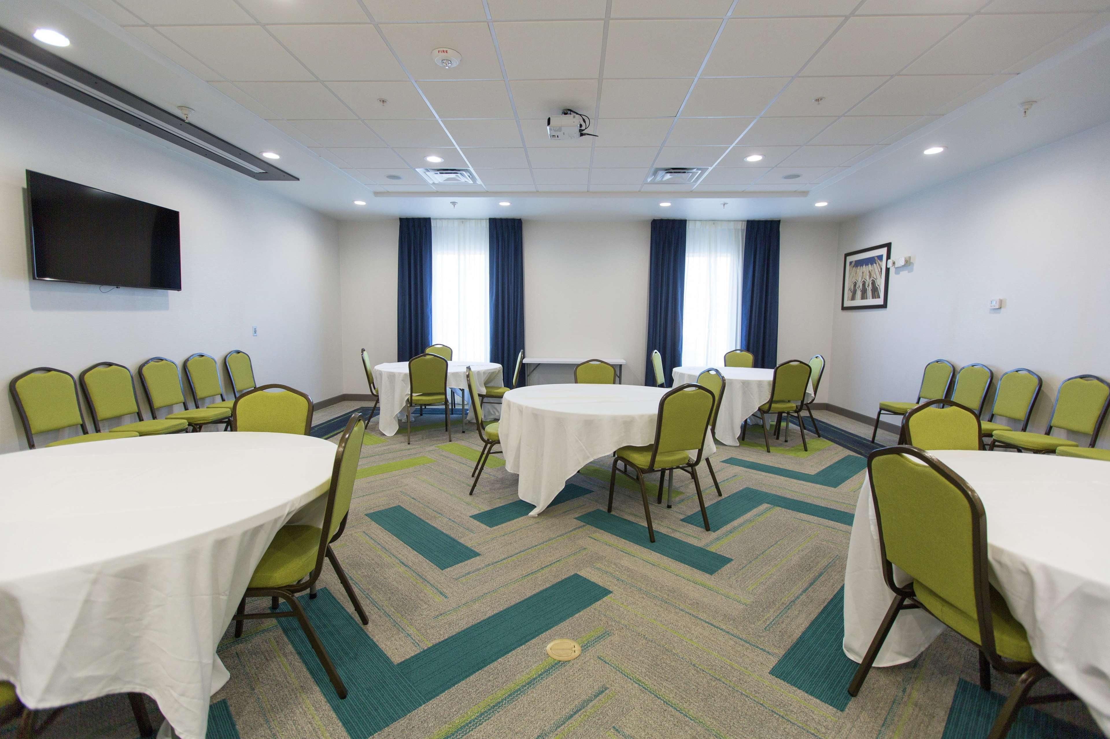 Hampton Inn & Suites Stroud Екстер'єр фото