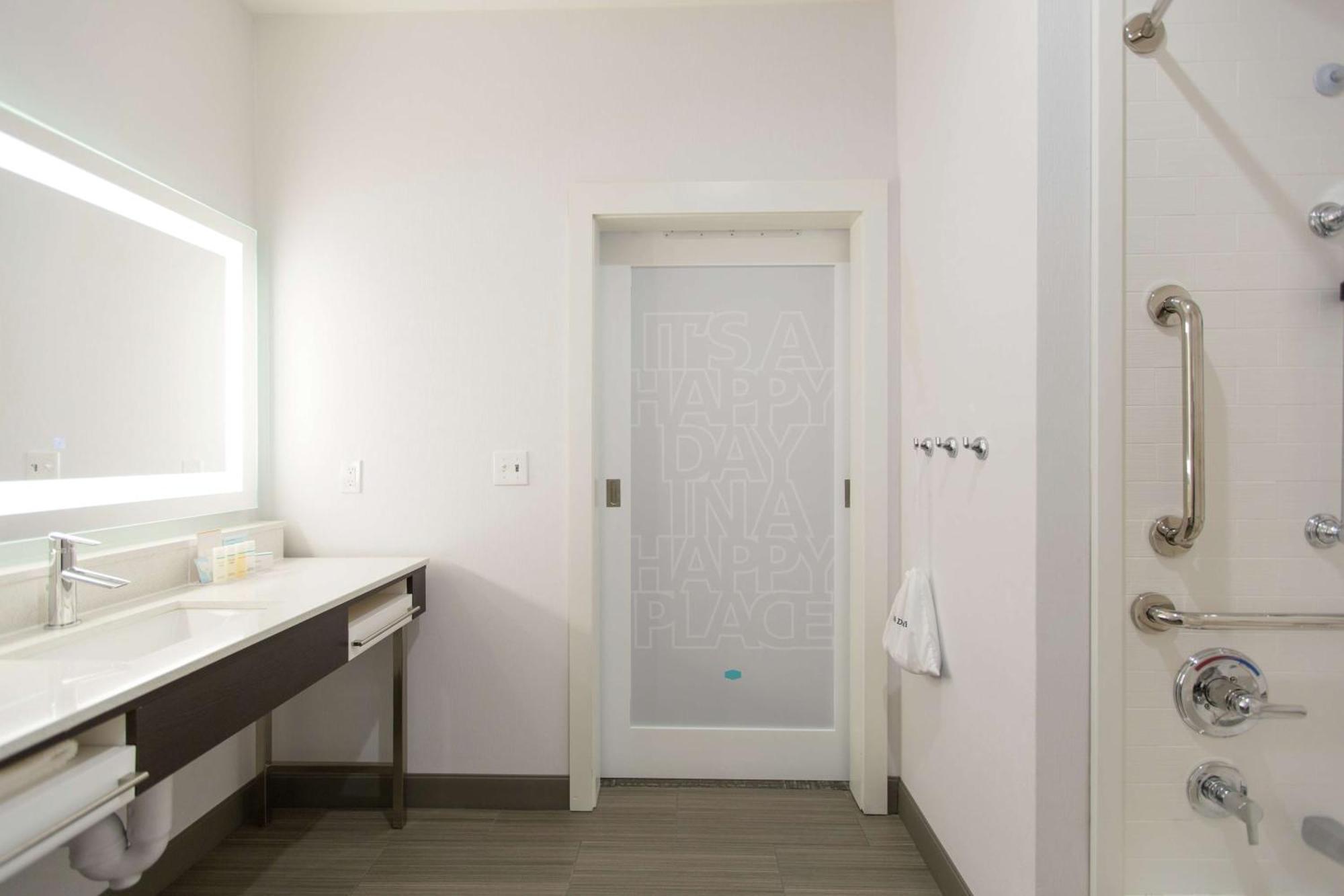 Hampton Inn & Suites Stroud Екстер'єр фото